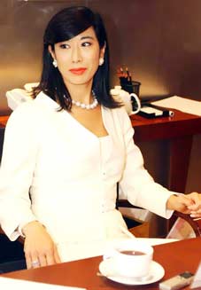 直销专业网,总裁,雅芳,钟彬娴