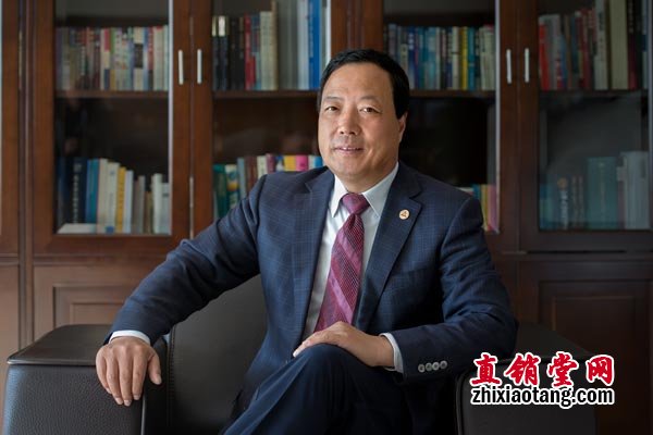 天士力控股集团董事局主席闫希军