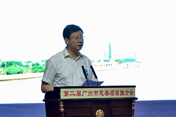 广州市市长陈建华表示去年广州举办的首届项目推介会，得到社会各界和广大市民的积极响应