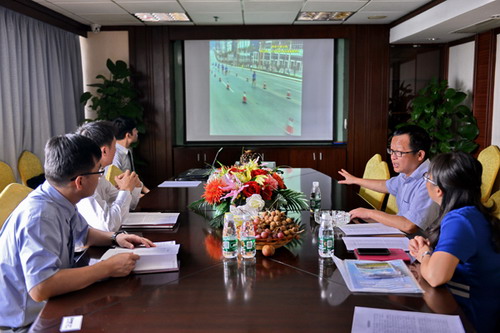 云南省昭通市水富县副县长陈松介绍本次比赛的组织情况