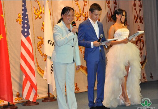 绿世界集团董事长、总裁李德明女士发表了精彩的致辞