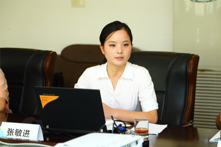 三生党支部副书记张敏进汇报公司党建工作