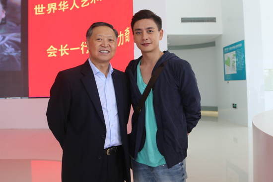 董事长徐之伟与黄宗泽合影