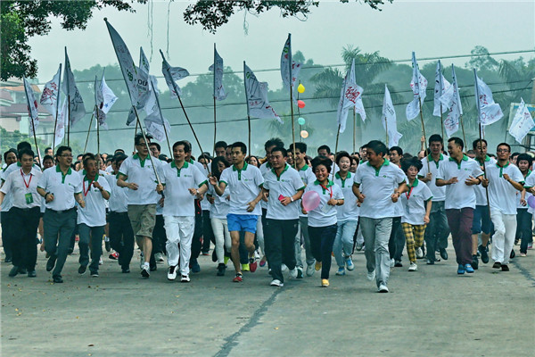 陈怀德先生领跑，带领家人迈向胜利的终点