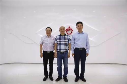 中国科学院副院长张亚平院士一行莅临理想科技集团考察指导