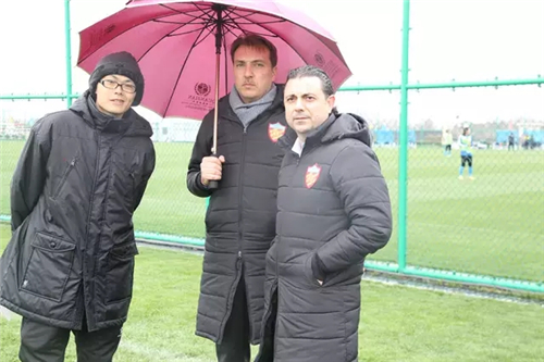 权健董事长束昱辉会见西班牙莱万特足球俱乐部主席一行