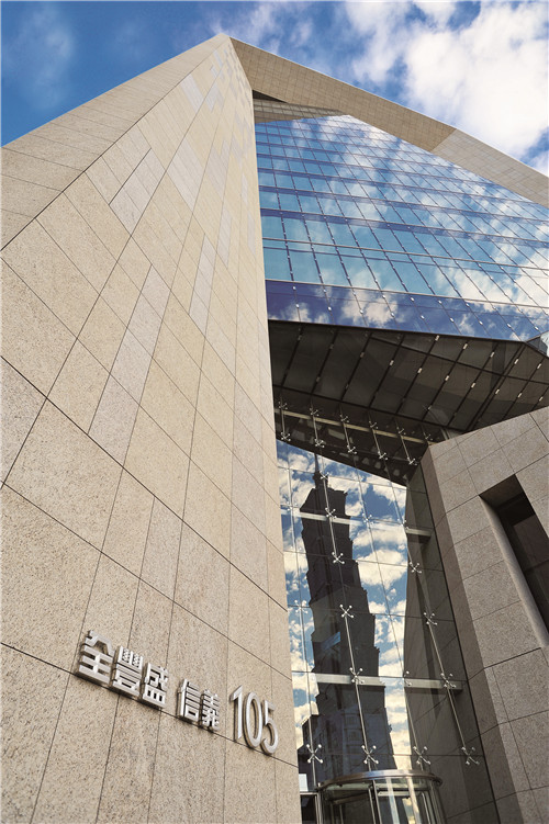 热烈祝贺克缇再度荣获松江区年度经济贡献奖！