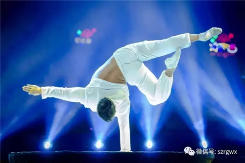 砥风砺雨，共享黄金时代——荣格18周年盛典圆满落幕