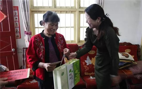 情暖母亲，为爱坚强——绿之韵“关爱贫困母亲”爱心走访活动走进浏阳