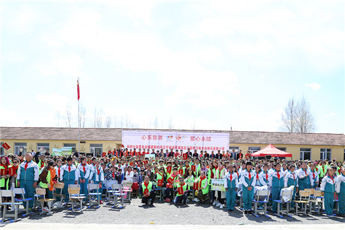 2017让爱传出去——第85所、86所、87所尚赫公益小学揭牌