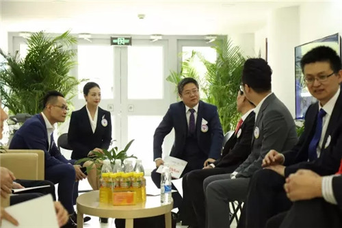 携手中华全国体育基金会，让爱心传递，德家处处在行动！