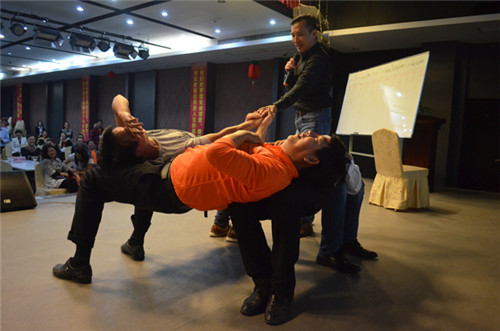 金日举办“健康有约·你我共享”培训会