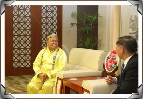 菲律宾巴拉望岛及棉兰岛国王王后一行考察隆力奇