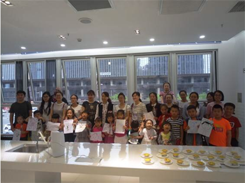 爱在心中,感恩有你——母亲节,我们在安利太原体验馆为妈妈献爱