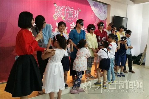 安利公司举办“点赞最美妈妈”活动