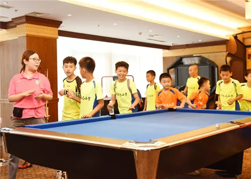 迎“六一” 天津权健足球俱乐部邀请岳阳道小学足球队参观训练