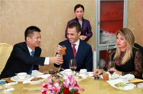 束昱辉:不方便对足协新政说三道四,天津权健不差钱!