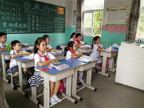 为安徽乡村小学献爱心 嘉康利公益基金在行动