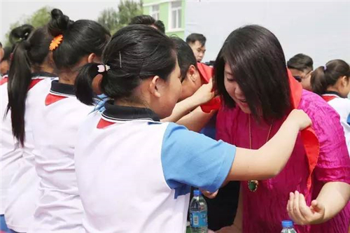 2017让爱传出去 ——尚赫第98所小学举行揭牌仪式