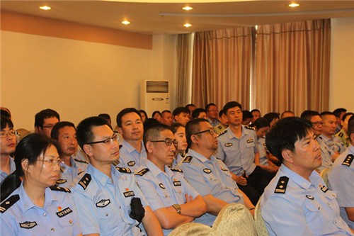 威海经区公安局领导一行莅临安然公司参观指导