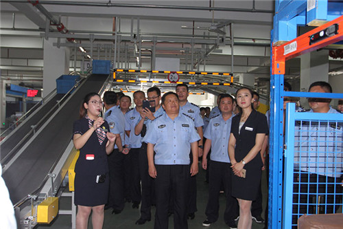 威海经区公安局领导一行莅临安然公司参观指导