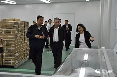 原科技部副部长刘燕华视察金诃藏药