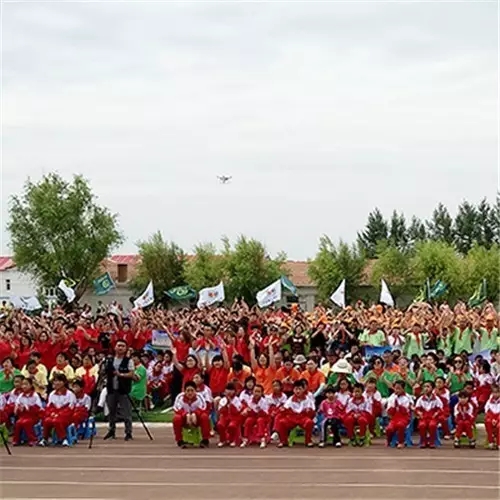 2017让爱传出去 ——第107所尚赫谭迎春小学揭牌仪式