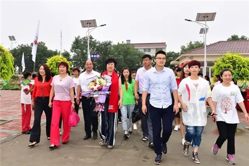 2017让爱传出去 ——第106所尚赫徐静小学揭牌仪式