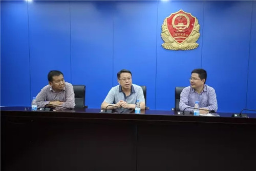 罗麦启明公益基金会举行赠阅《中国工商报》报刊卡仪式