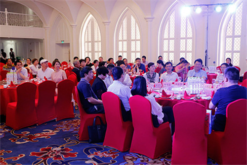 三生当选为宁波市保健品化妆品行业协会“第一届会长单位”