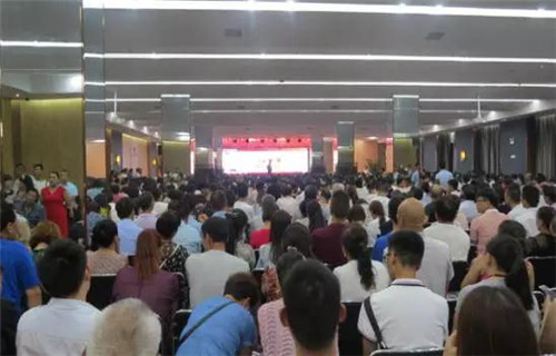 隆力奇河南分公司2017年核心骨干研讨会暨区域联动大会召开