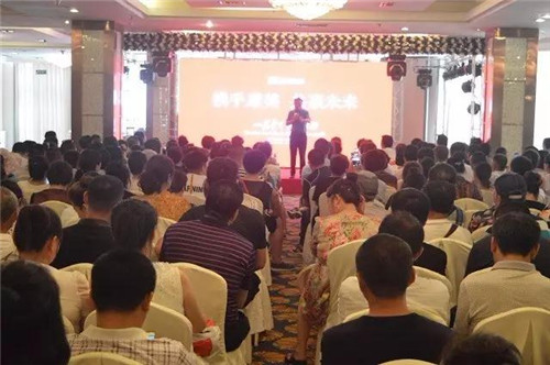 五彩飞扬 再掀热潮 20周年庆典持续闪耀