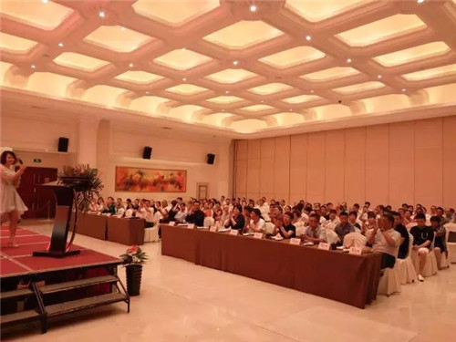 五彩飞扬 再掀热潮 20周年庆典持续闪耀