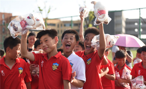 期待足球小将再相会 2017年权健杯全国青少年足球邀请赛闭幕
