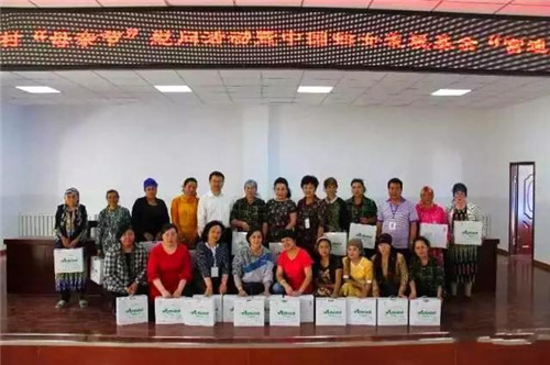 富迪基金会向新疆喀什地区捐赠50万元卫生护理用品