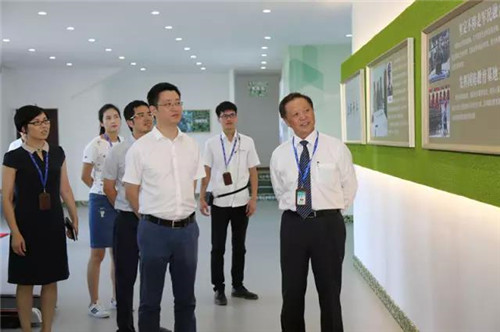 常熟市副市长许浩一行调研隆力奇