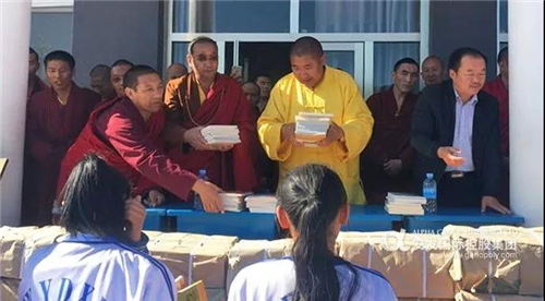 安发高益槐科技教育发展基金会图书捐赠活动走进内蒙古