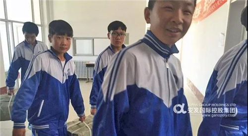 安发高益槐科技教育发展基金会图书捐赠活动走进内蒙古