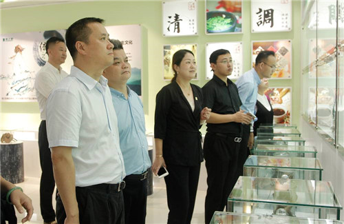 国家工商总局督察组莅临绿之韵集团检查指导工作