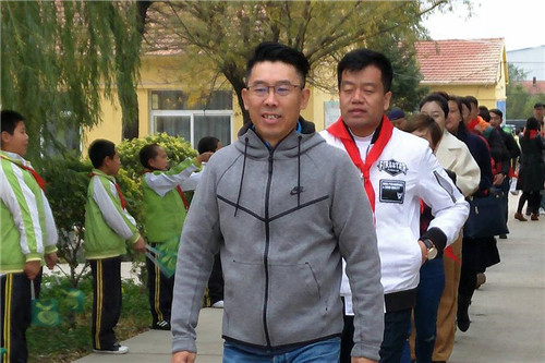 2017让爱传出去 ——第127所尚赫唐洪燕小学揭牌仪式举行