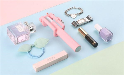 行业高度分散 美妆行业频现“大鱼吃小鱼”