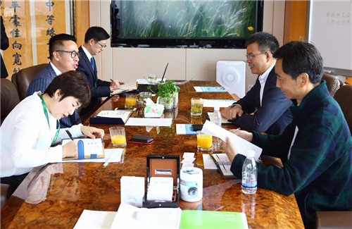 盐城开发区光电产业园周翔书记一行莅临绿叶视察指导