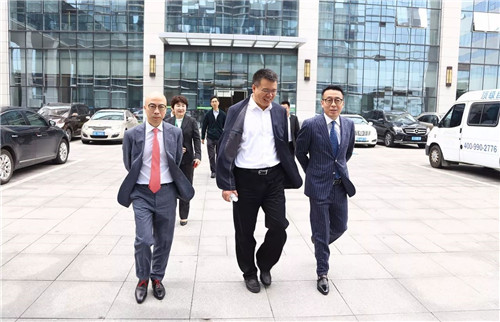 盐城开发区光电产业园周翔书记一行莅临绿叶视察指导