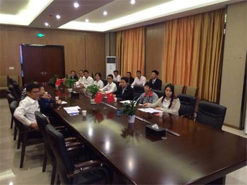 金科伟业公司党支部委员会开展“发展入党积极分子”座谈会