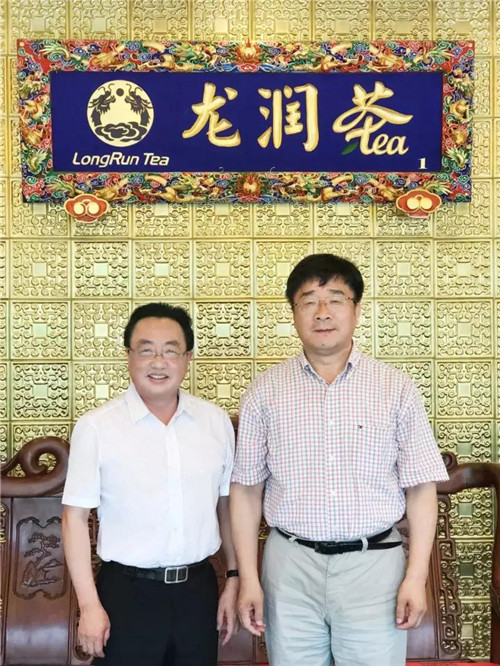 中国人民大学商学院EMBA1602班走进龙润集团参观交流