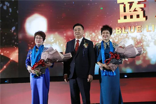 十五华彩 盛放未来-2017安惠公司优秀经销商表彰盛典荣耀开启