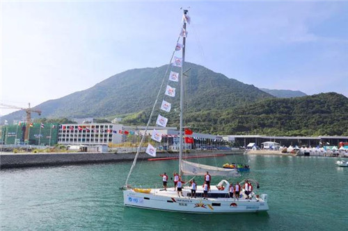 无限极赞助的家族号勇夺2017年中国杯帆船赛组别第三名