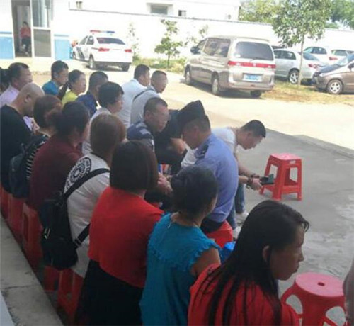 六旬老汉潜入传销组织救女遭拒