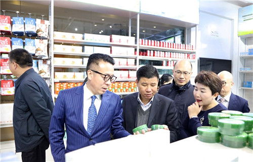 国家级盐城经济技术开发区郭玉生书记携考察团莅临绿叶视察指导