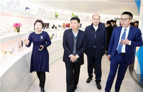 国家级盐城经济技术开发区郭玉生书记携考察团莅临绿叶视察指导